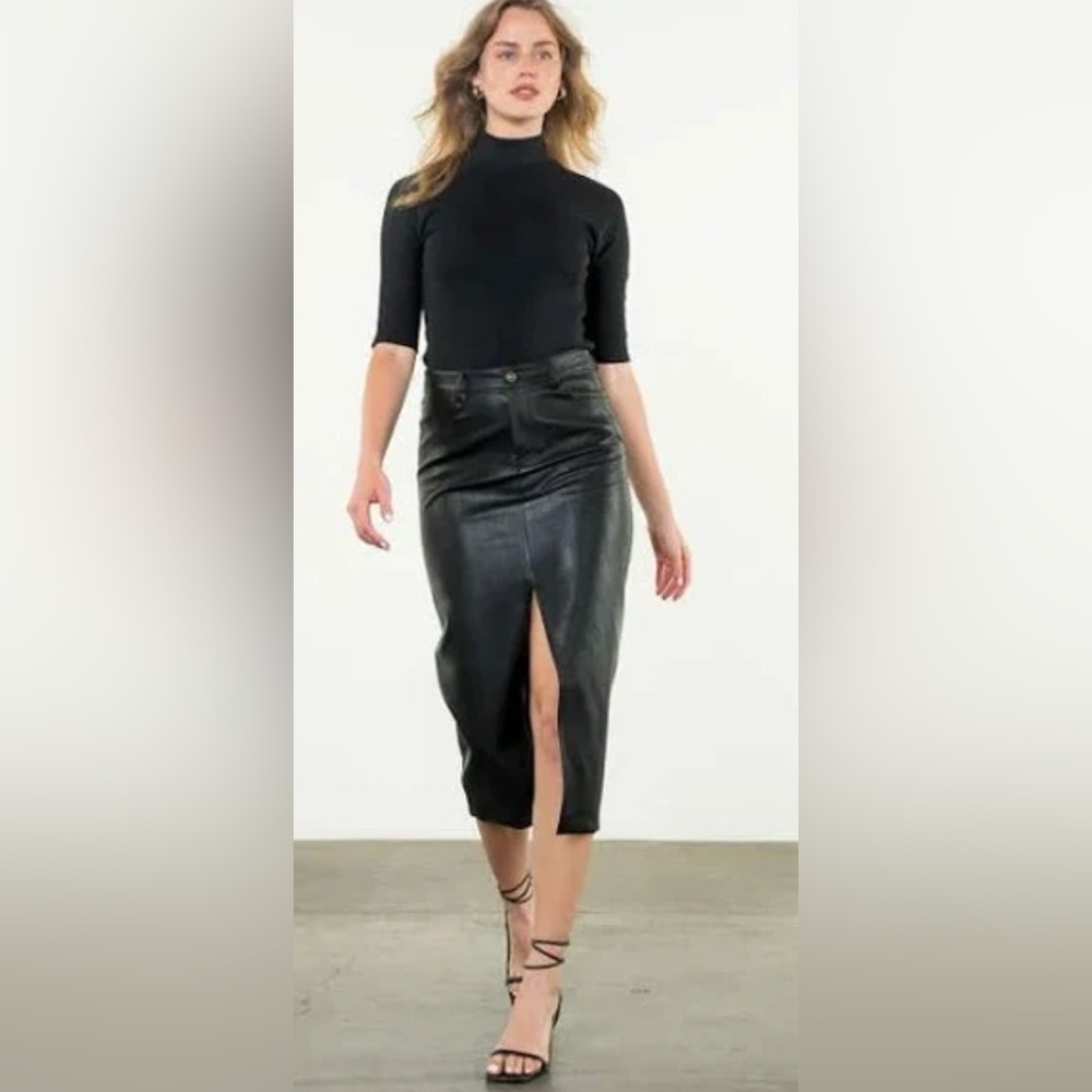 NWT THML faux leather skirt